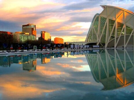 Why do an internship in Valencia?